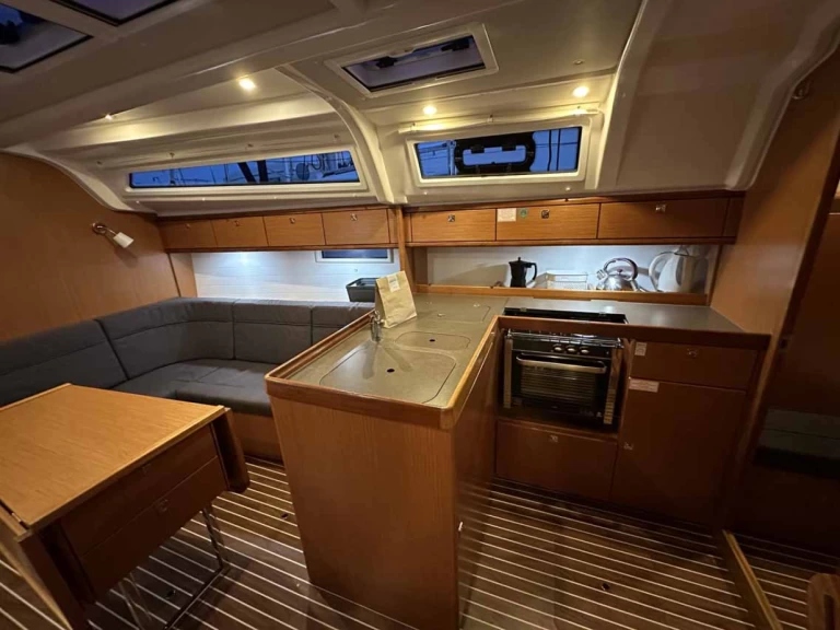 Bavaria Cruiser 37 te huur van particulier of professional in Murter-Kornati