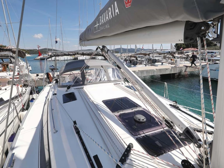 Bootverhuur Bavaria Cruiser 41S in Murter-Kornati via SamBoat