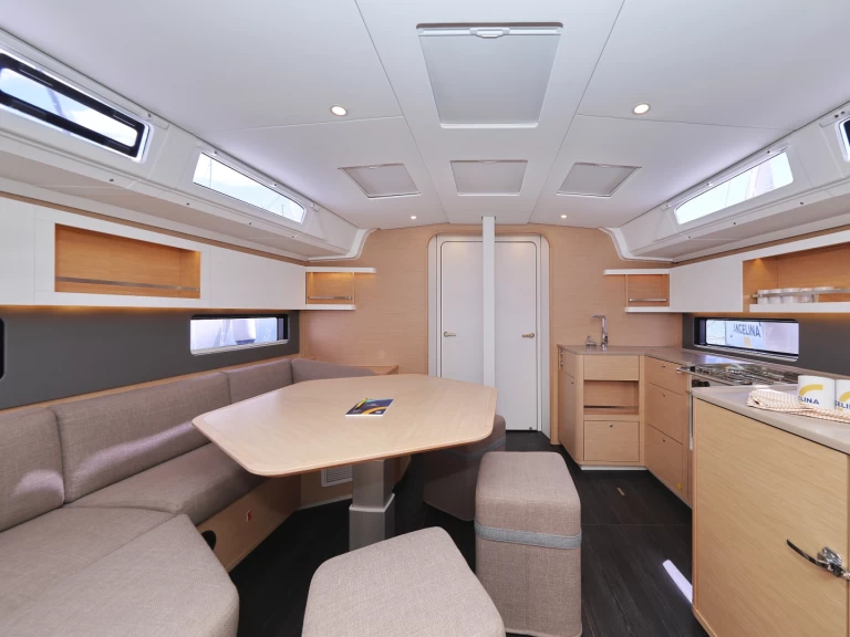 Bootverhuur Trogir goedkoop Dufour 44