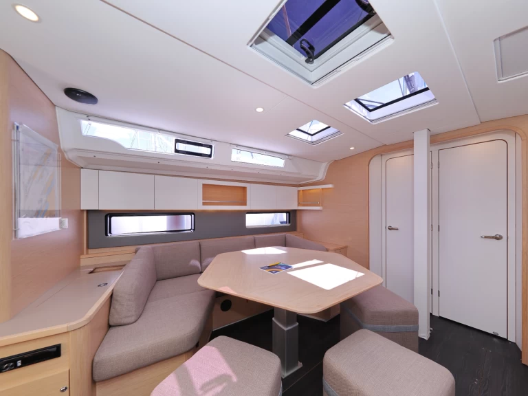 Bootverhuur Dufour Dufour 44 in Trogir via SamBoat