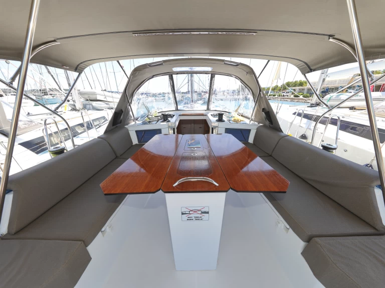 Verhuur Zeilboot in Šibenik - Dufour Dufour 44