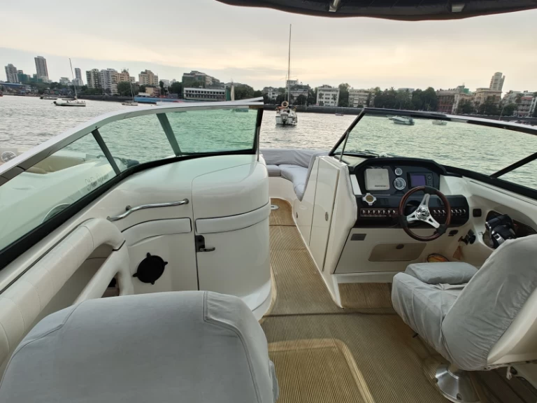 Motorboot te huur in Mumbai voor de beste prijs