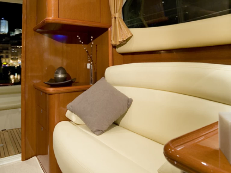 Huur een Prestige Prestige 36 in Panaji