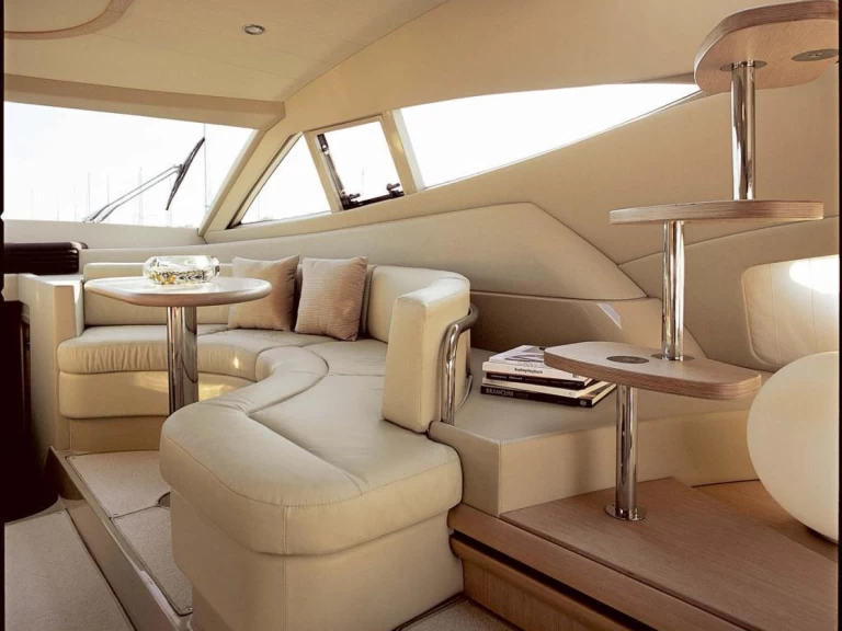 Verhuur Motorboot in Panaji - Ferretti Ferretti 550