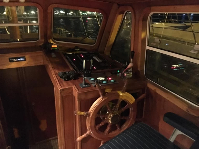 Zeilboot te huur in Athene voor de beste prijs