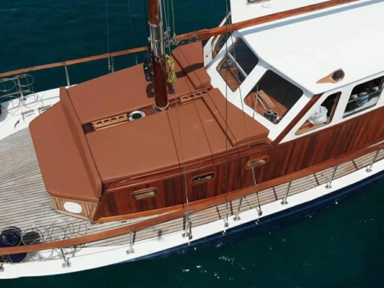 Jachthuur in Athene - Custom Made Wooden greek via SamBoat