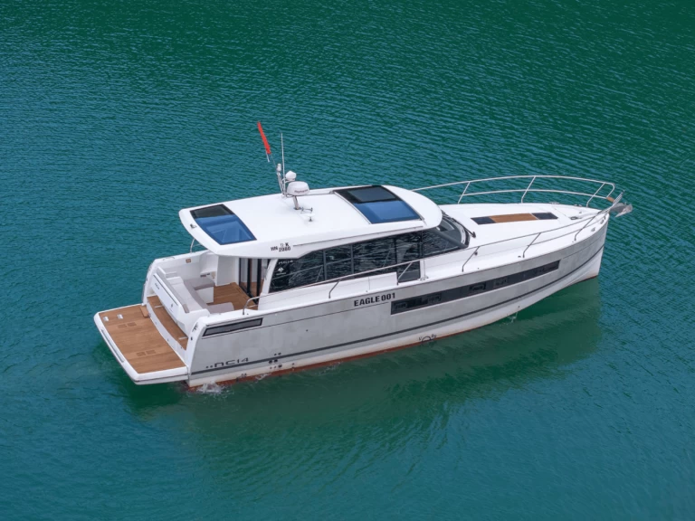 Verhuur Motorboot Jeanneau met vaarbewijs