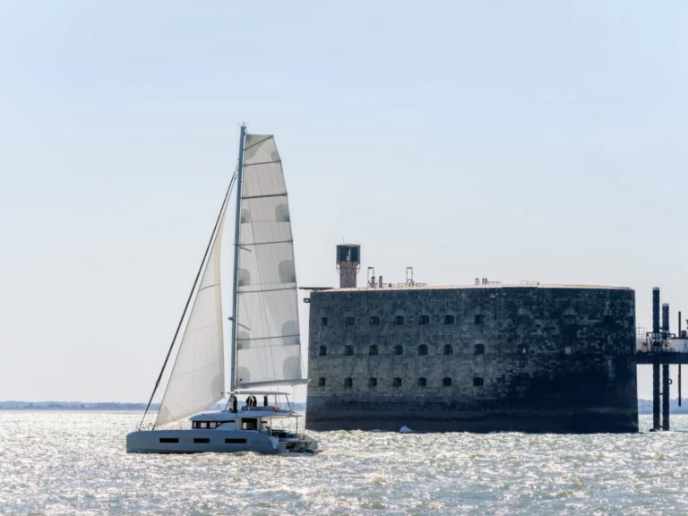 Bootverhuur Bonifacio goedkoop Lagoon 55