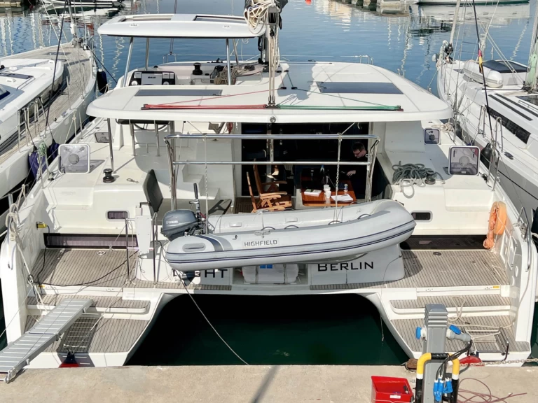 Verhuur Catamaran Lagoon met vaarbewijs