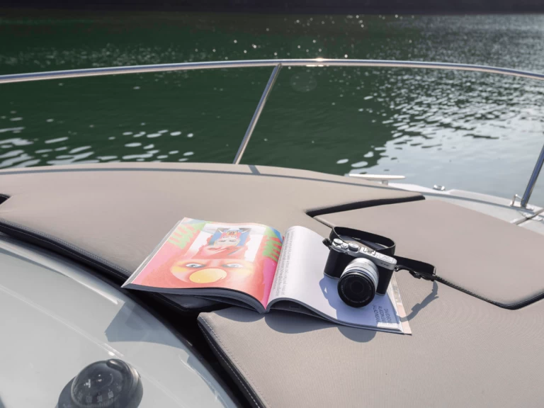 Huur Motorboot met of zonder schipper Jeanneau in Hạ Long