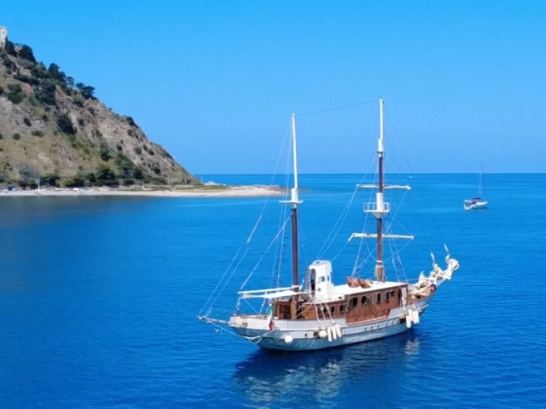 Bootverhuur Custom Gulet-Motor Sailor custom gulet in Capo d'Orlando via SamBoat