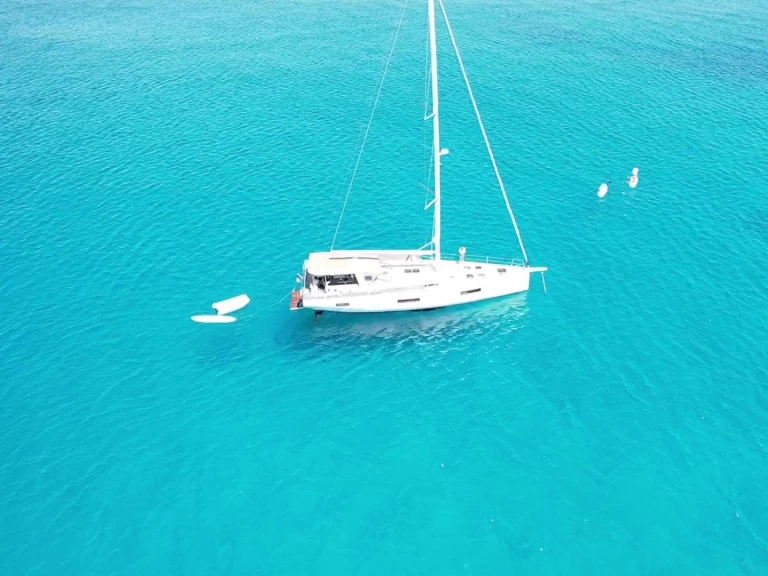 Huur een Bénéteau Oceanis 60 in Hyères