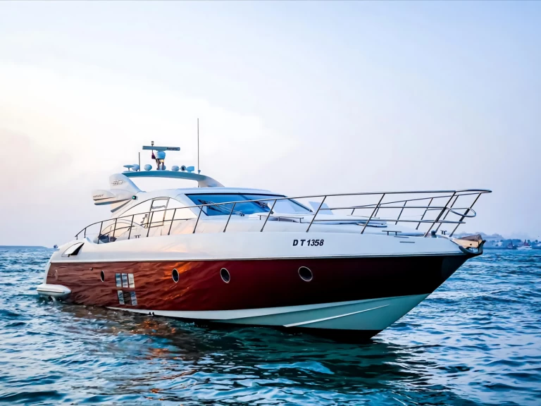 Verhuur Jacht Custom Made met vaarbewijs