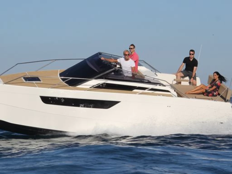 Motorboot te huur in Cala d'Or voor de beste prijs