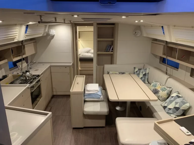 Jachthuur in Álimos - Bénéteau Oceanis 46.1 via SamBoat