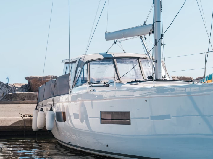 Huur Zeilboot met of zonder schipper Bénéteau in Hyères
