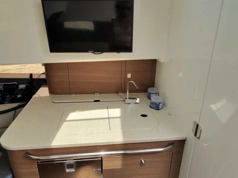 Verhuur Motorboot Boston Whaler met vaarbewijs