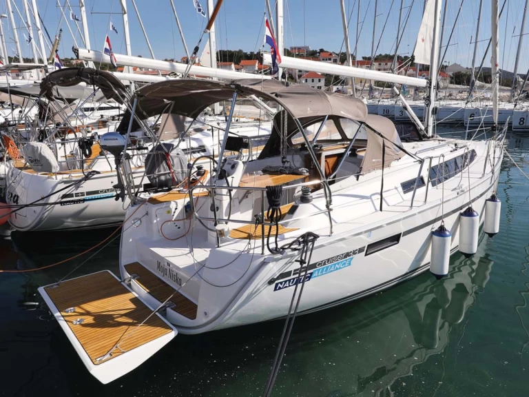 Verhuur Zeilboot Bavaria met vaarbewijs