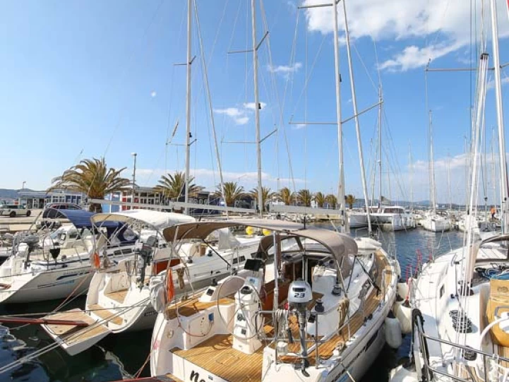 Verhuur Zeilboot in Murter-Kornati - Bavaria Cruiser 33