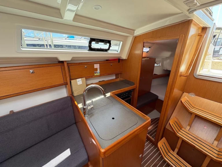 Jachthuur in Murter-Kornati - Bavaria Cruiser 34 via SamBoat