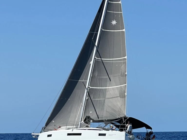 Bootverhuur Palma de Mallorca goedkoop Sun Odyssey 410