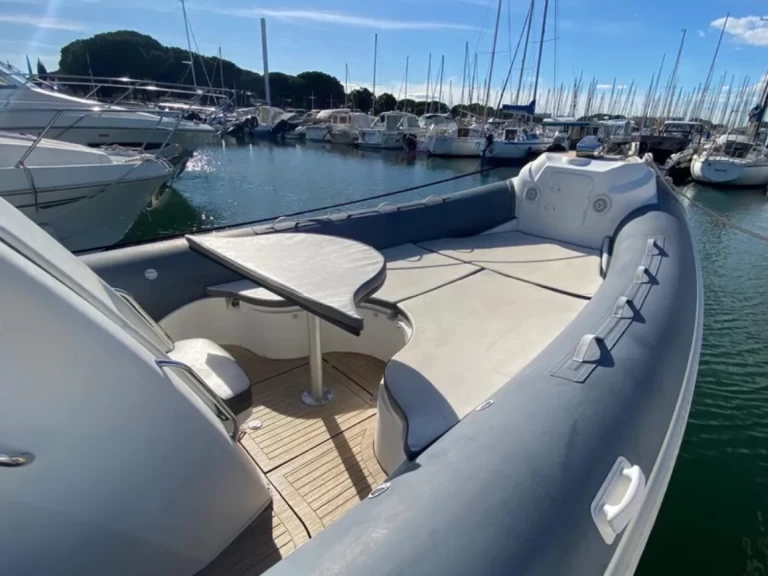 Verhuur RIB Nuova Jolly met vaarbewijs