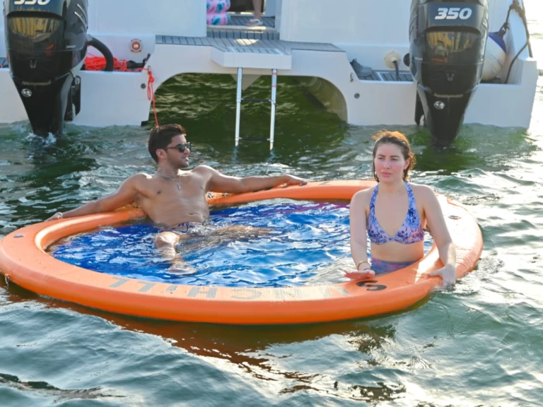 Catamaran 50 ft te huur van particulier of professional in Dubai