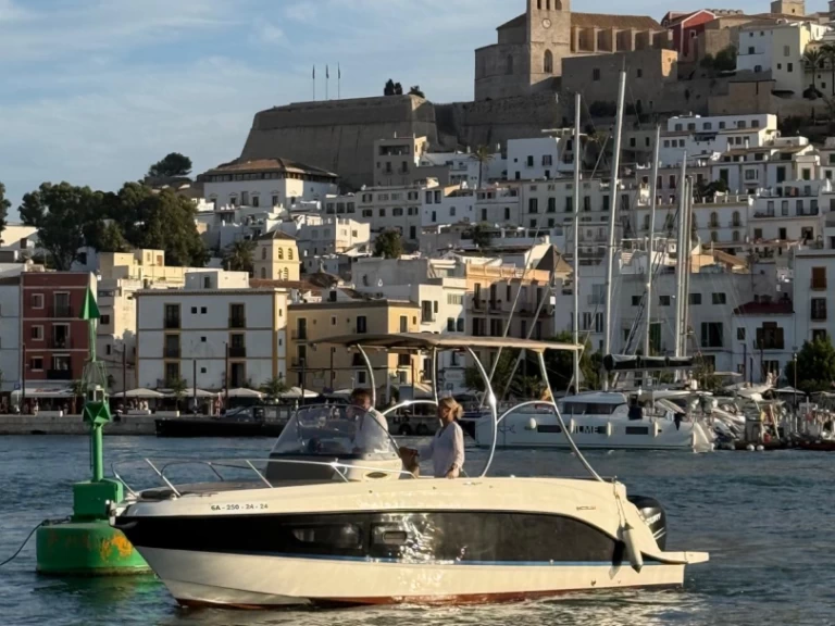 Huur een Quicksilver Activ 805 Sundeck in Ibiza Town