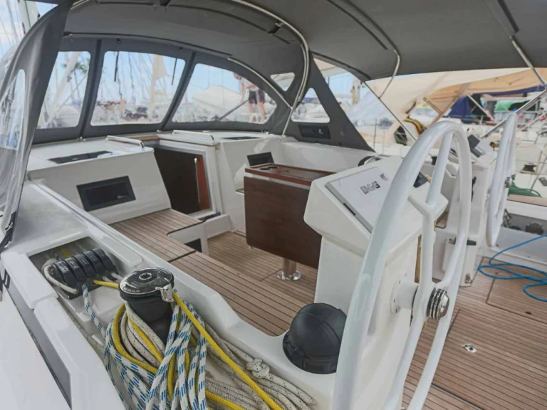 Jachthuur in Gouviá - Bavaria Bavaria C45 via SamBoat