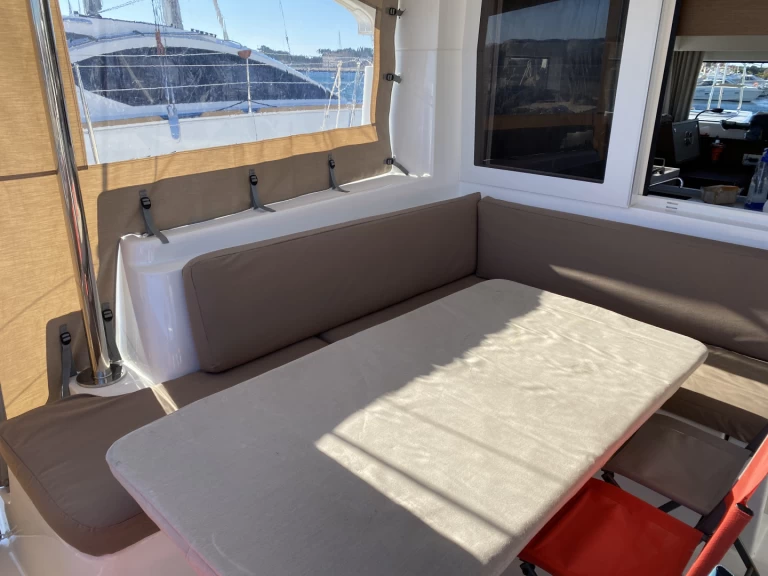 Bootverhuur Lagoon Lagoon 40 in Hyères via SamBoat