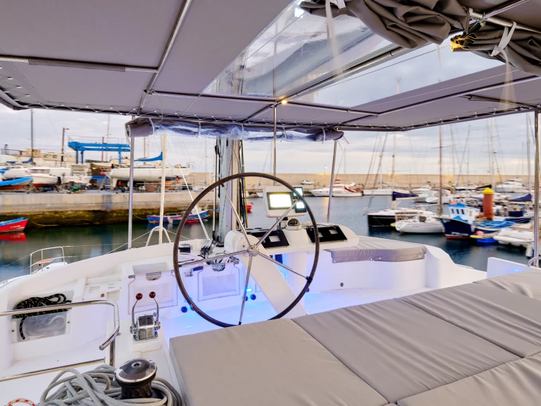 Bootverhuur Lagoon Lagoon 52 F in San Miguel De Abona via SamBoat