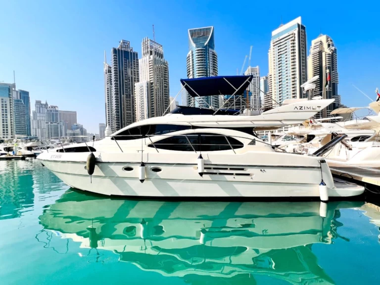 Huur Motorboot met of zonder schipper Azimut in Dubai Marina