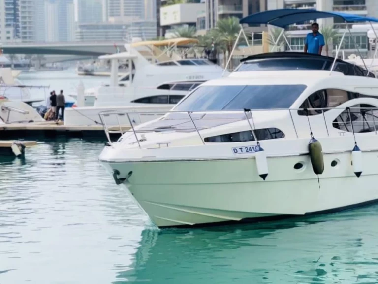 Verhuur Motorboot Azimut met vaarbewijs
