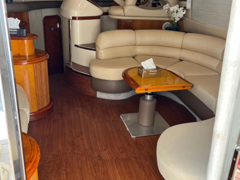 Motorboot te huur in Dubai Marina voor de beste prijs