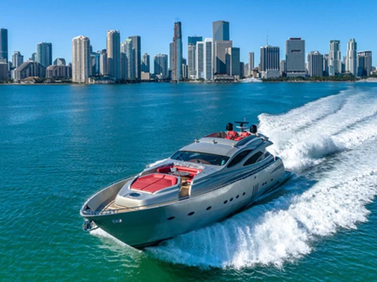 Bootverhuur Pershing Pershing 90 in Miami Beach via SamBoat