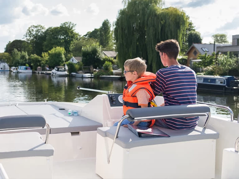 Huur Motorboot met of zonder schipper Le Boat in Branges