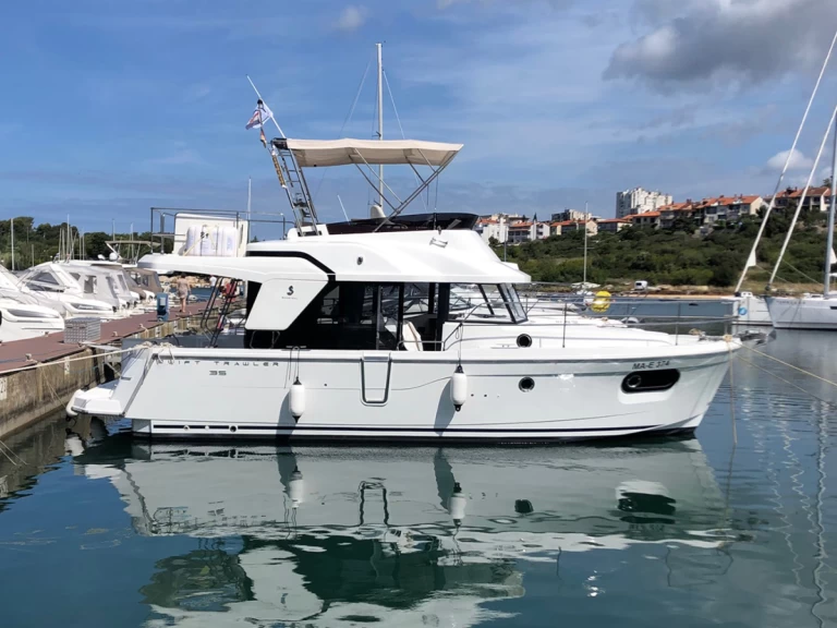 Motorboot te huur in Biograd na Moru voor de beste prijs