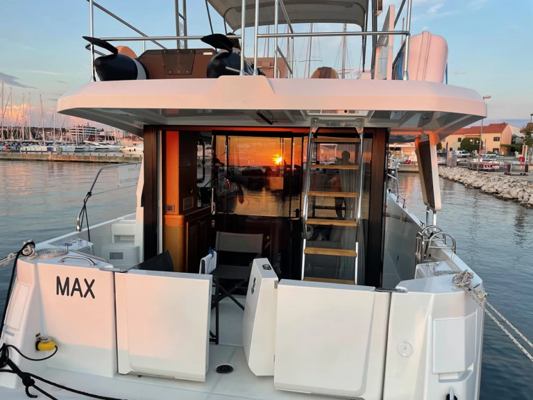 Huur Motorboot met of zonder schipper Bénéteau in Biograd na Moru