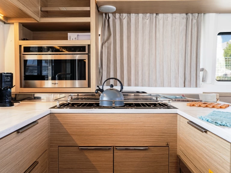 Verhuur Catamaran in Rhodes (City) - Lagoon Lagoon 46