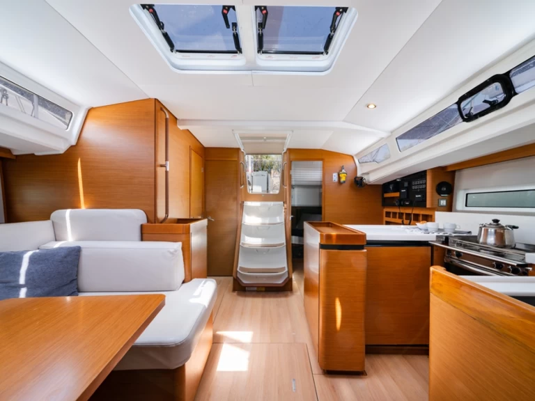 Zeilboot te huur in Lávrio voor de beste prijs