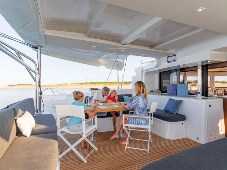 Bootverhuur Préveza goedkoop Lagoon 46