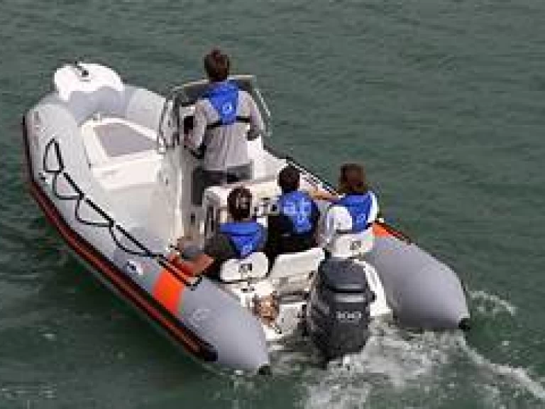 Huur Motorboot met of zonder schipper Zodiac in Arzon