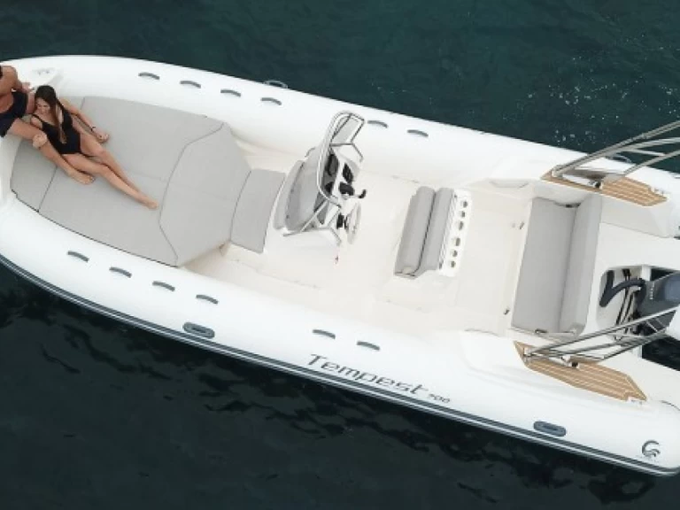 Huur Motorboot met of zonder schipper Capelli in Arzon