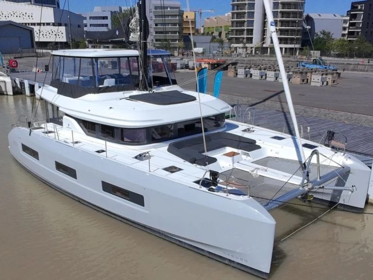 Catamaran te huur in Salerno voor de beste prijs