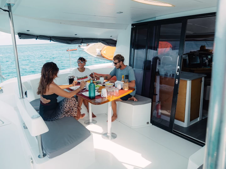 Verhuur Catamaran Fountaine Pajot met vaarbewijs