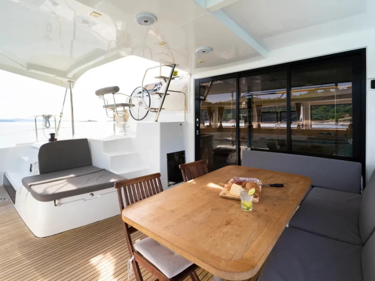 Huur Catamaran met of zonder schipper Lagoon in Pula