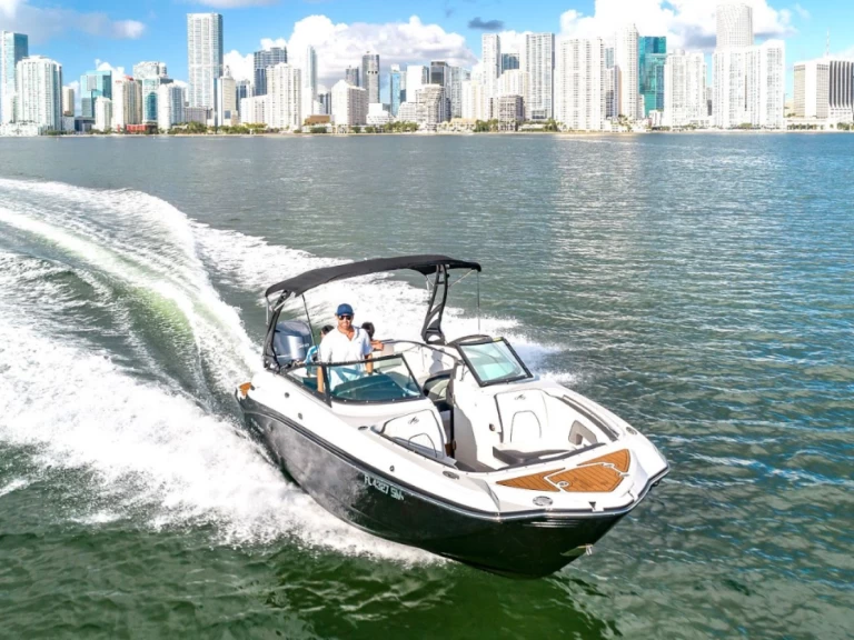 Verhuur Motorboot Monterey met vaarbewijs