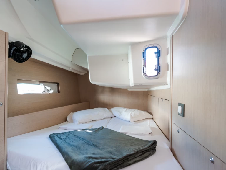 Bootverhuur Olbia goedkoop Oceanis 40.1