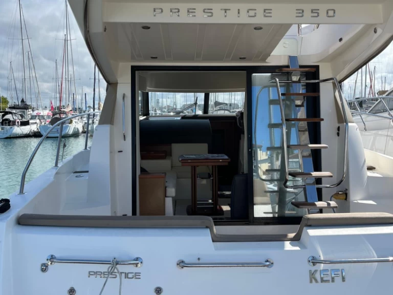 Verhuur Motorboot in Les Sables-d'Olonne - Jeanneau Prestige 350 Fly