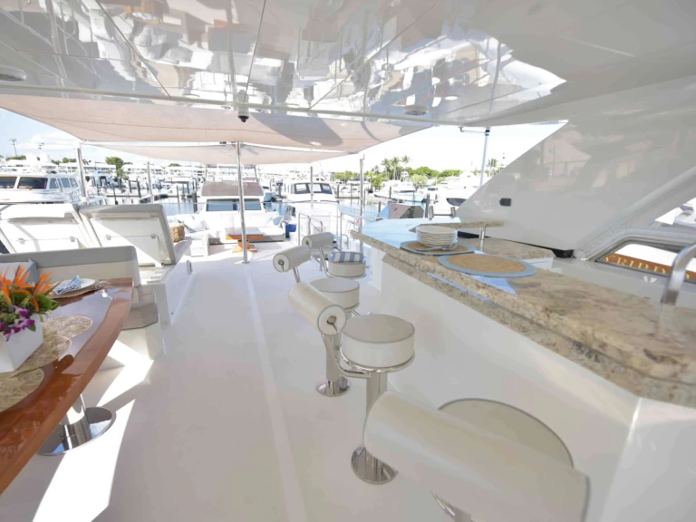 Huur een Ocean alexander Touch N Go in Nassau